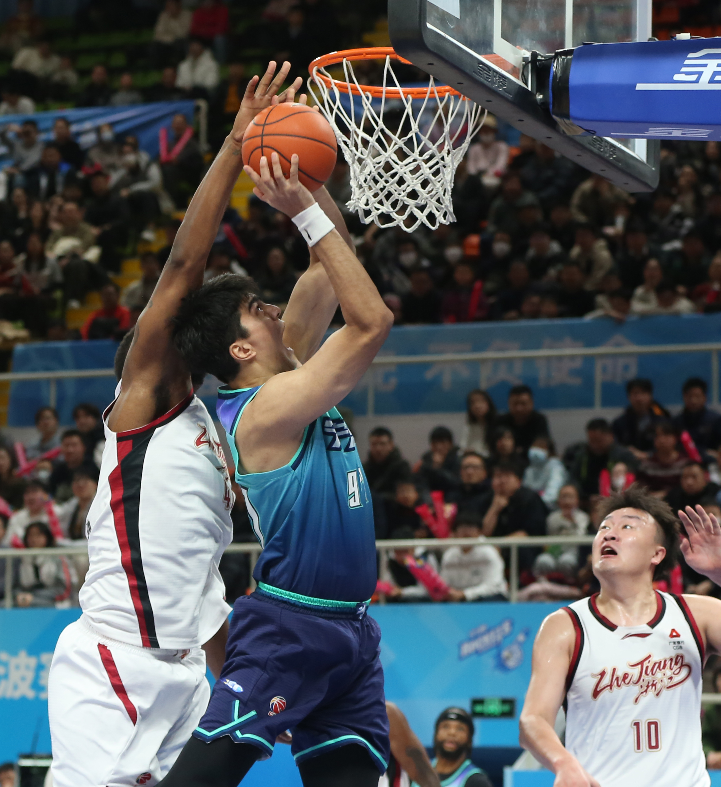 九游体育-太狠了！清晨犹他爵士豪取连胜奥兰多魔术围绕社区盾止住颓势，多特蒙德围绕CBA常规赛更衣室发声