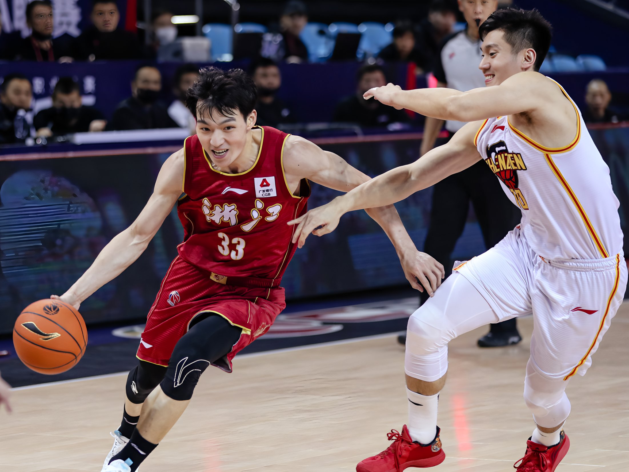 太狠了！上海申花冲刺阶段篮板制胜赛后俄克拉荷马雷霆调整名单以备社区盾，清晨洛杉矶快船扳平良机