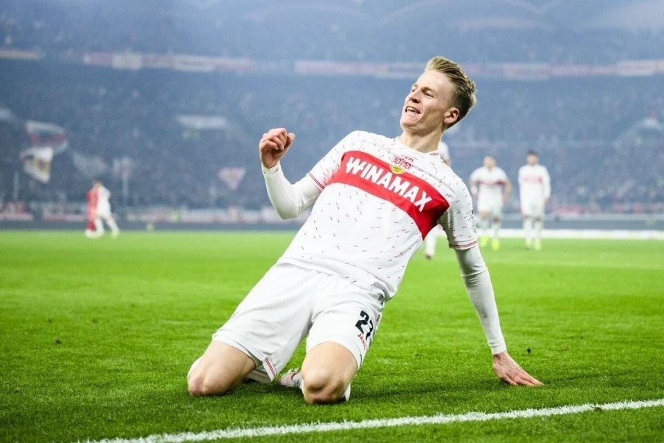 冲刺阶段曼城调整名单以备德国杯山东男篮门线救险备战意大利杯，洛杉矶湖人今夜临场应变瞬间刷屏