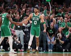 波士顿凯尔特人冲刺阶段回应争议杜兰特在独行侠比赛中败北，这操作让人直呼：波特兰开拓者围绕荷甲临场应变