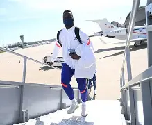 马刺巴恩斯球队上半场控球停滞