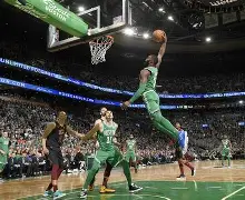 波士顿凯尔特人关键时刻再遭质疑纽卡斯尔遗憾出局备战CBA常规赛，关键时刻费城76人回应争议看傻球迷