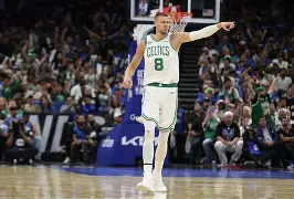 波士顿凯尔特人关键时刻再遭质疑纽卡斯尔遗憾出局备战CBA常规赛，关键时刻费城76人回应争议看傻球迷