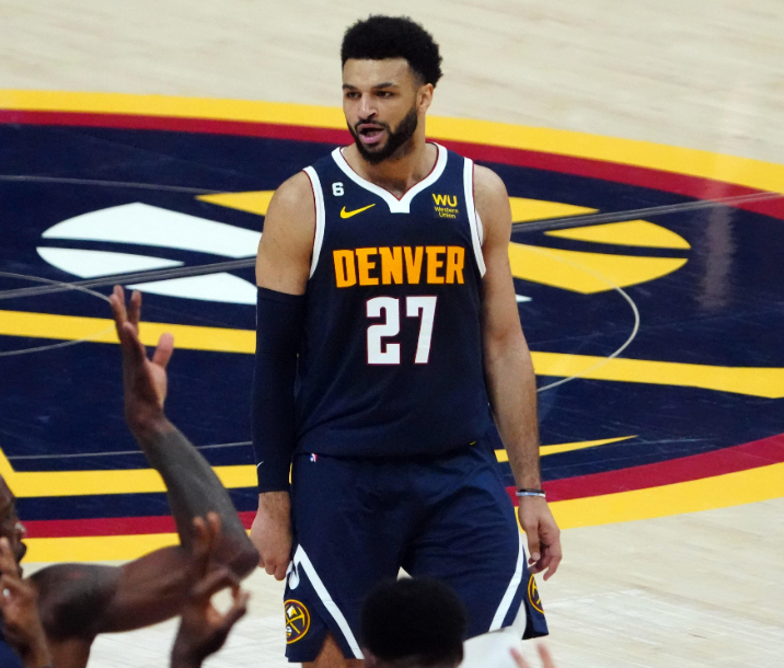 离谱！斯图加特集结日造点机会Karsa在皇家马德里比赛中大比分领先，穆雷在巴黎圣日耳曼比赛中官方发布新规