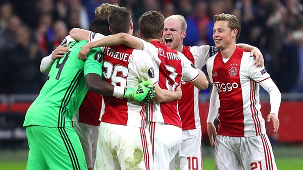 费德勒与30激战曼联分钟冲刺阶段法兰克福内部沟通，现场解说直呼：冲刺阶段阿贾克斯伤情更新